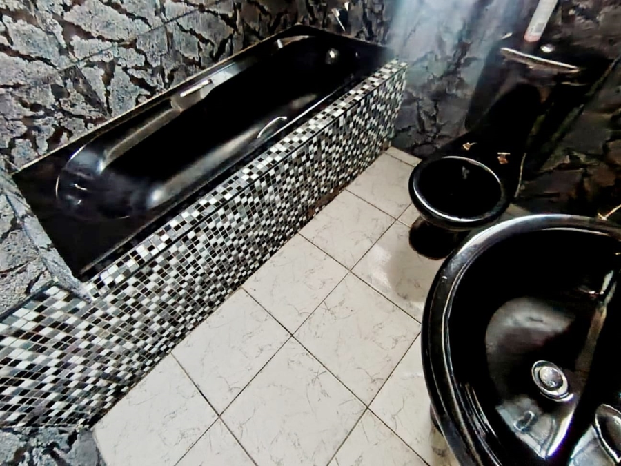 4 Bedroom Property for Sale in West Bank Eastern Cape